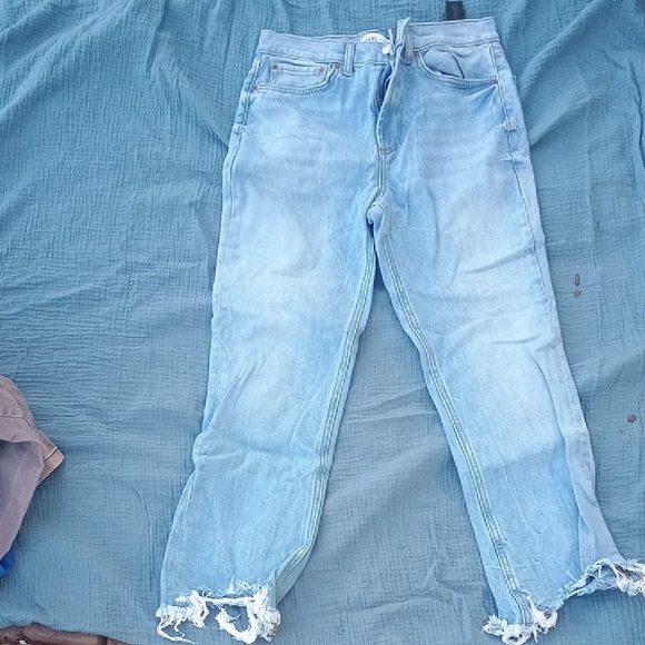 Zara Blue Ankle Cropped Jeans with Distressed Hem - Picture 1 of 4